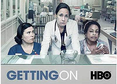 HBOコメディーシリーズ不満を抱えたジェナ・ジェイムズ医師と財政難に直面するカリフォルニア病院、女性高齢者介護病棟のスタッフたちを追うドラマ